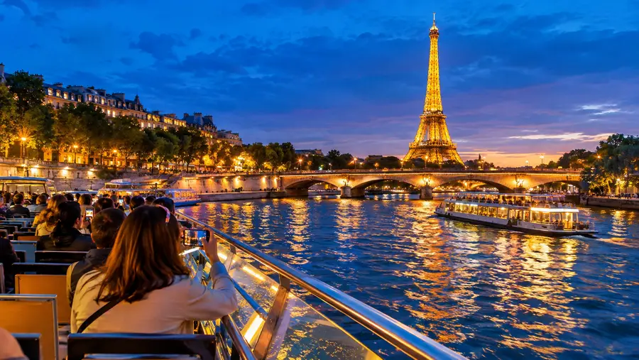 Paris Night Boat Tours: Seine River Evening Cruises
